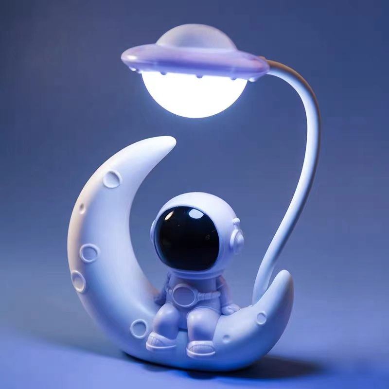 Children’s Creative Spaceman Table Lamp – Cute Desktop Night Light for Kids’ Rooms & Study Spaces