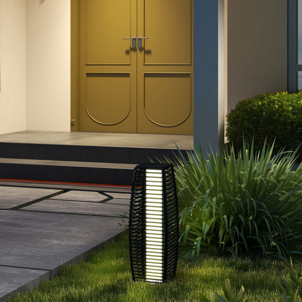 Solar Rattan Floor Lamp – Outdoor Waterproof Garden Lantern with Auto On/Off LED, Black