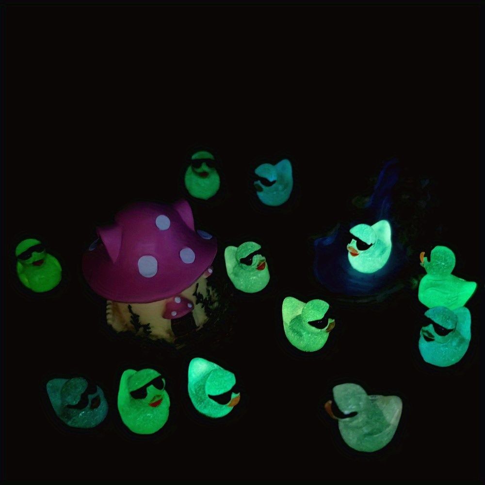 24‑Pack Luminous Duck Figurines – Mini Resin Ducks with Sunglasses for Fairy Gardens, DIY Crafts & Micro Landscapes